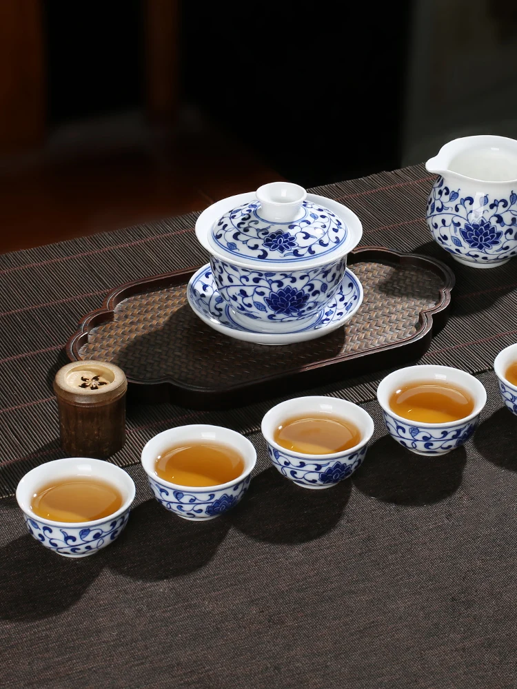 

High-Grade Ceramic Gaiwan Tea Cup Set Jingdezhen Pure Hand Drawing Blue and White Porcelain Anti-Scald Home Gift Box