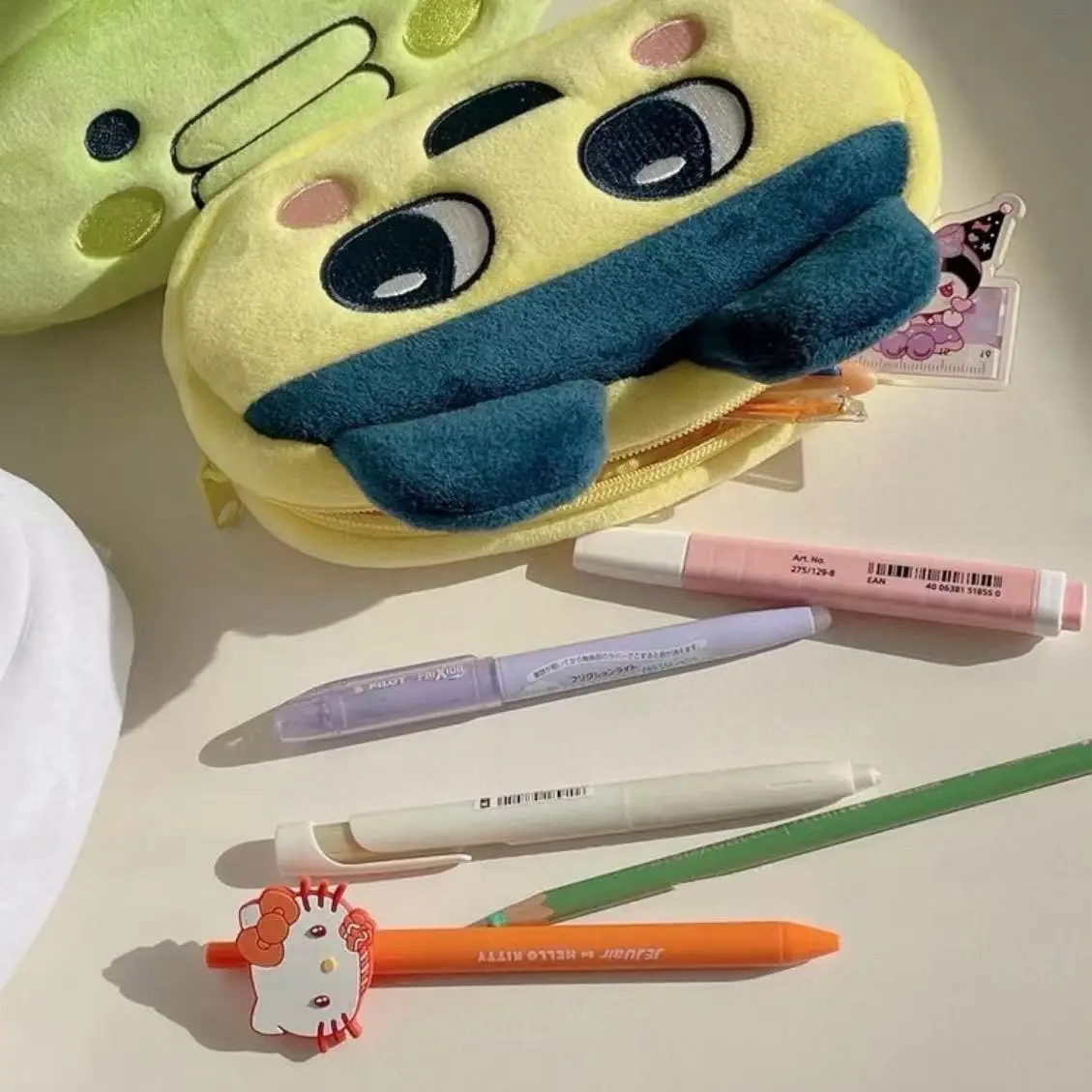 Electronic pet pencil case, the best pencil case, stationery, elementary school storage bag, makeup bag, portable for going out view 5