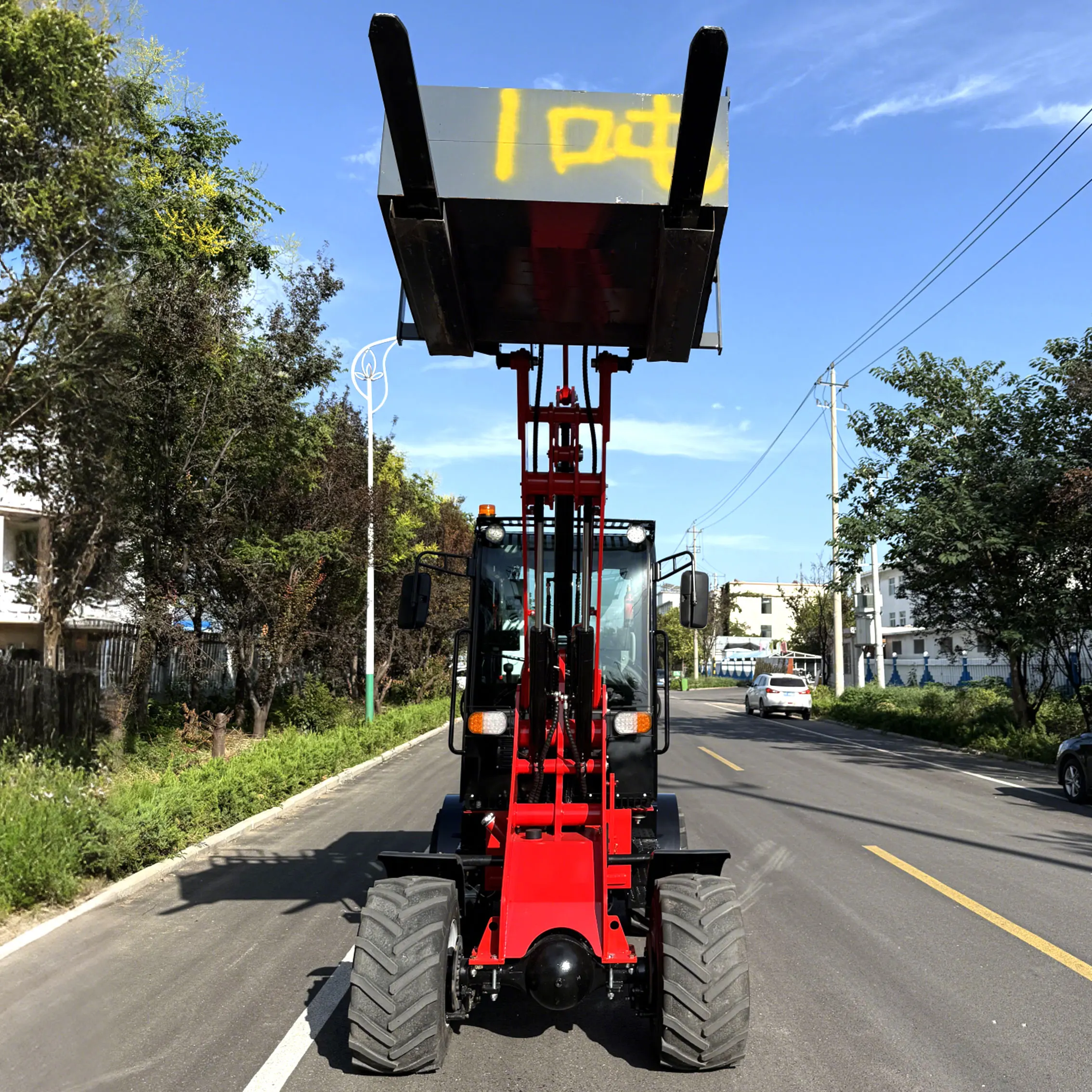 

Европейский компактный погрузчик Landaward, дополнительный мини-погрузчик с кондиционером, 4-цилиндровый двигатель Yunnei, дизельный погрузчик, насадка на заказ