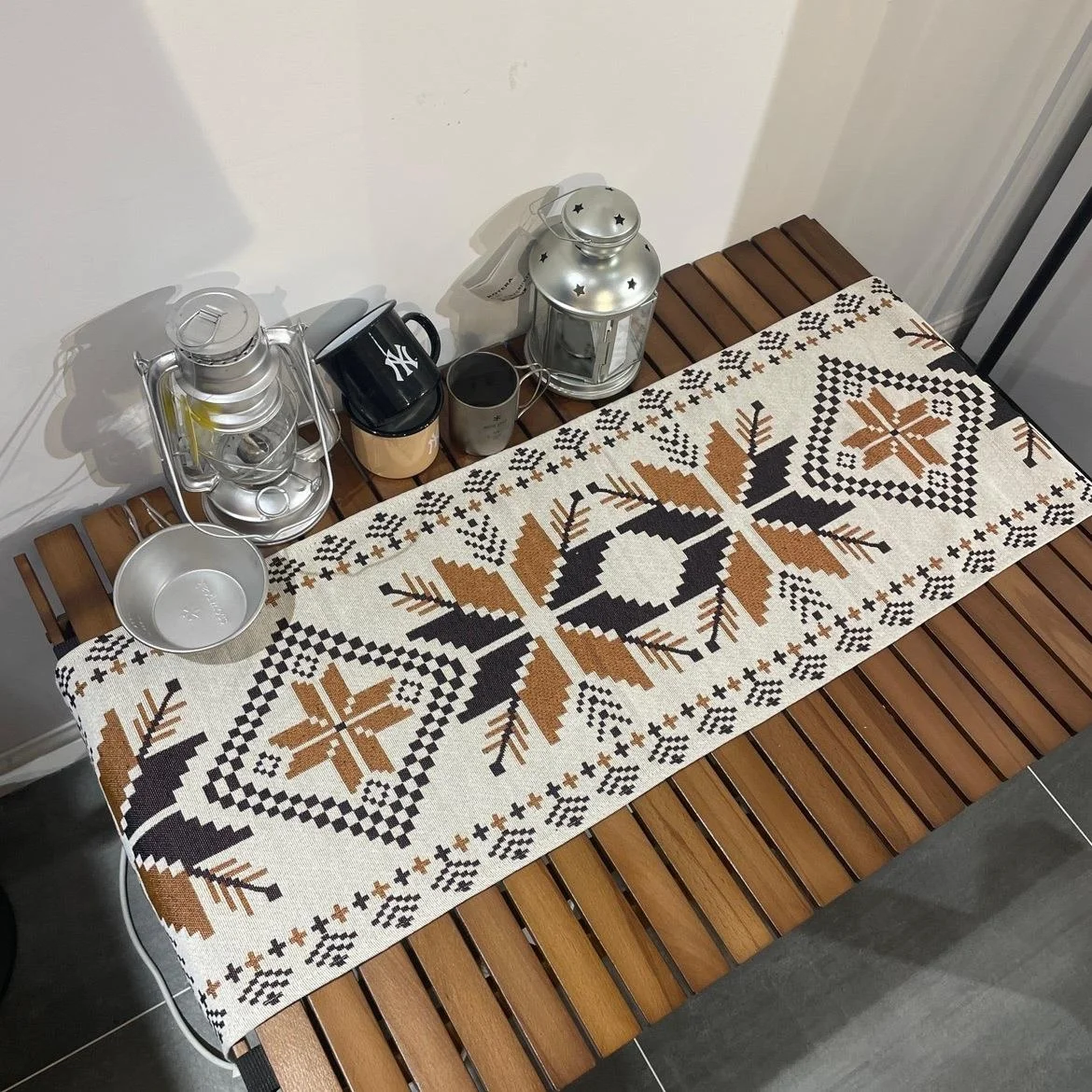 Outdoor Table Flag Cloth Art American Style Festive Pattern Tablecloth Roll up Table Camping Table Decorative Table Flag