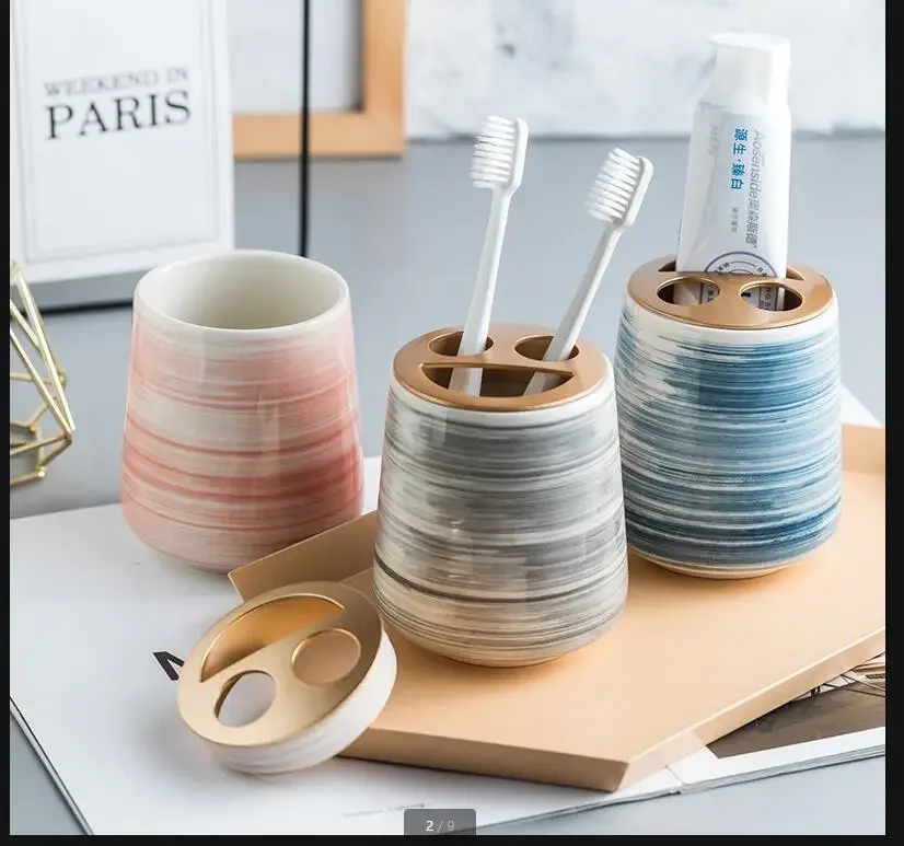 

Керамика, принадлежности для ванной комнаты, бутылка для лосьона, жидкость для мытья рук, металлическая нажимная головка, бутылка для мыла, чашка для полоскания рта, чашка для зубной щетки