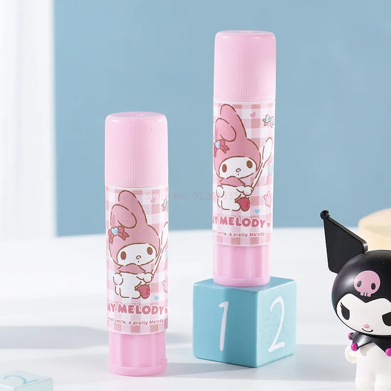 Sanrio Fast Dry cola sólida em bastão, Kuromi Olá Kitty Melody Cinnamoroll, Material de escritório escolar, Artigos de papelaria, Atacado, 4Pcs, 24Pcs