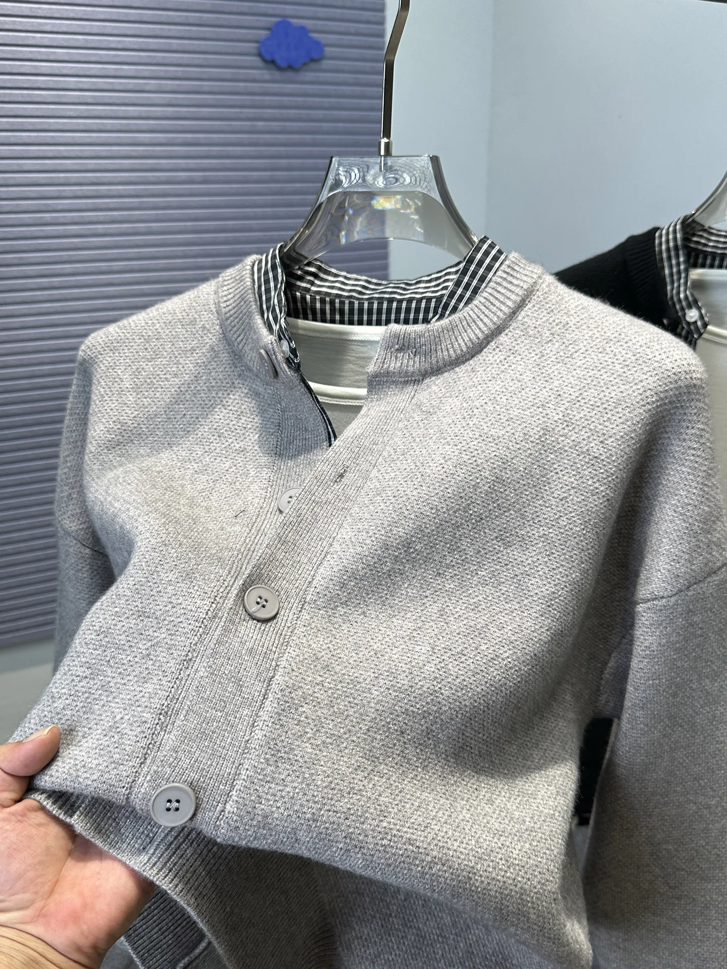 

Мужской вязаный свитер свободного кроя с круглым вырезом, имитация двухслойности, пэчворк, однотонный, в корейском стиле, осенне-зимний, утепленный, с эффектом пальто