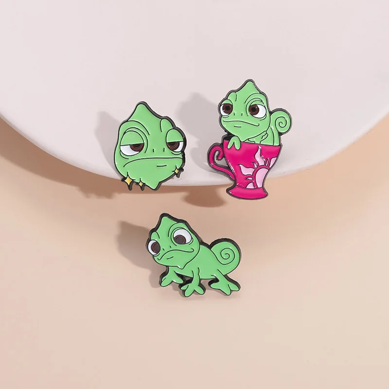 Cute Cartoon Frog Enamel Brooch Creative Classic Green Lizard Animal Lapel Pin Badge Childhood Nostalgia Jewelry Gift For Friend