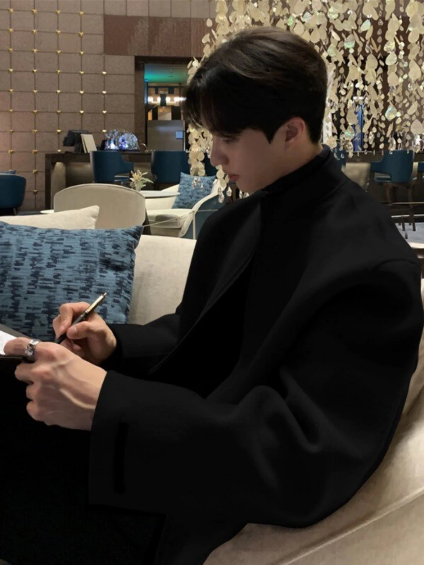 

Элегантная мужская короткая шерстяная куртка для осени и зимы: модная, теплая, утолщенная верхняя одежда для мужчин