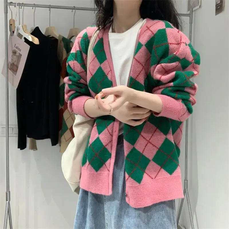 

Diamond Contrast Knitted Warm Cardigan Jacket Female Student Sweater 2024 Spring and Autumn Green V-Neck