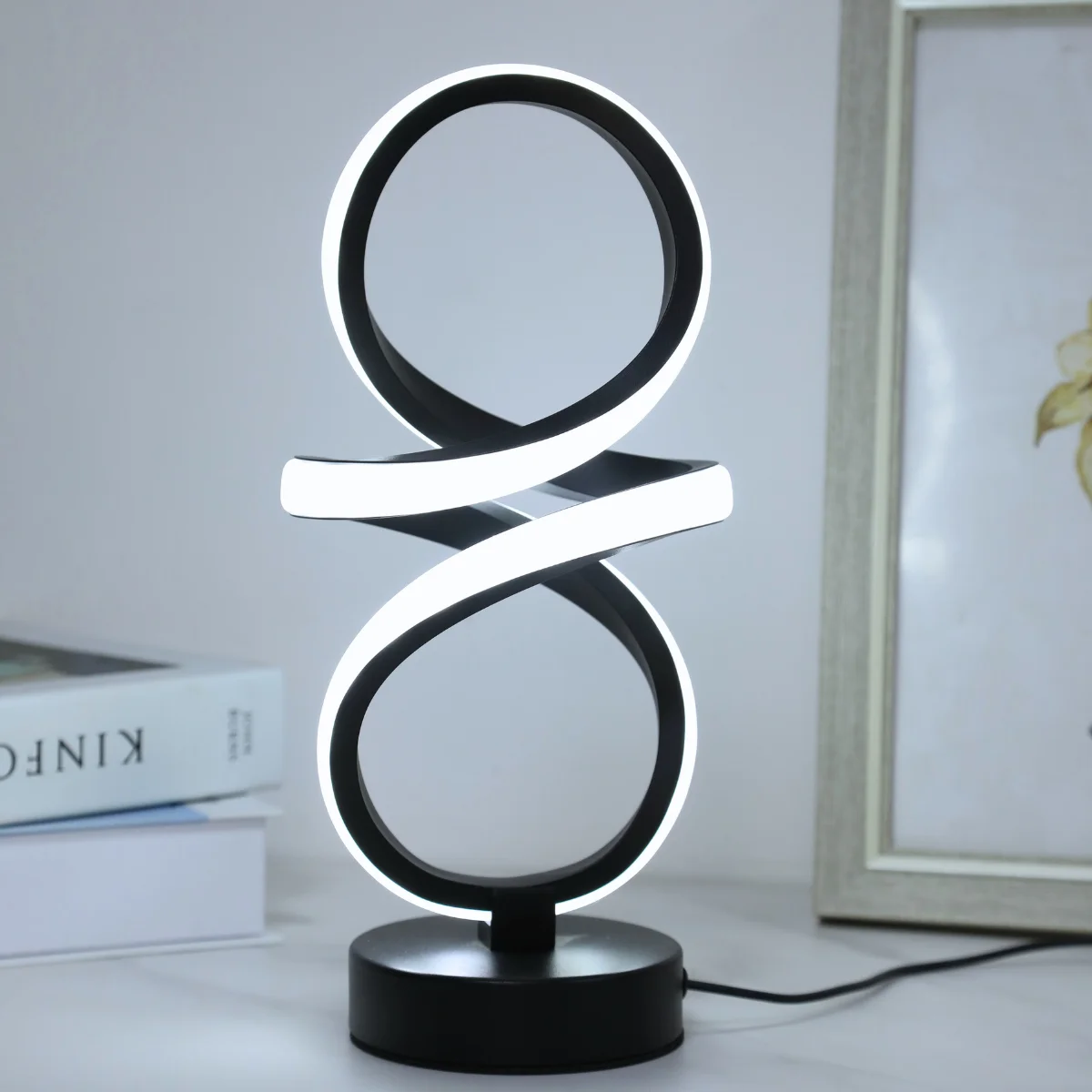 lampara-de-mesa-led-en-espiral-creativa-ajustable-en-3-colores-fuente-de-alimentacion-usb-adecuada-para-dormitorios-oficinas-y-salas-de-estudio