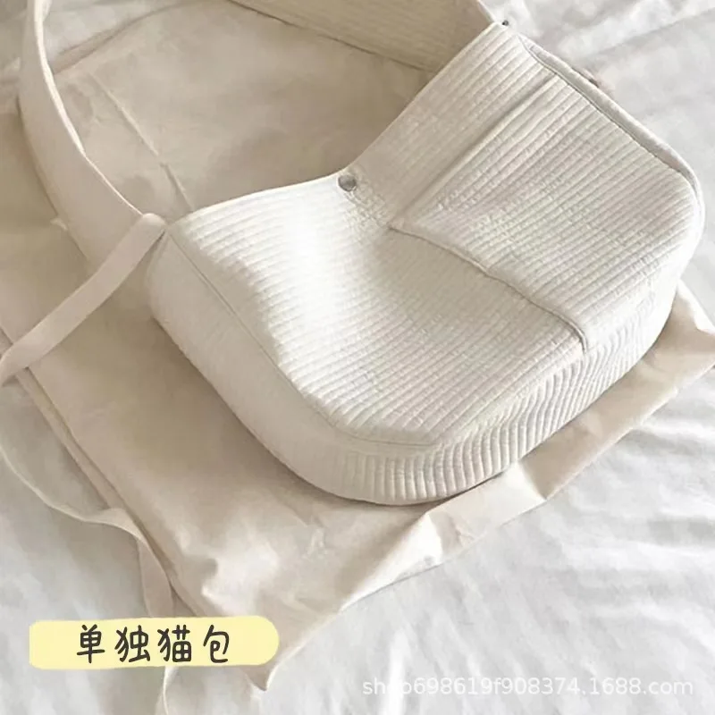 Mochila porta mascotas transpirable y ligera para perros y gatos - imagen 4
