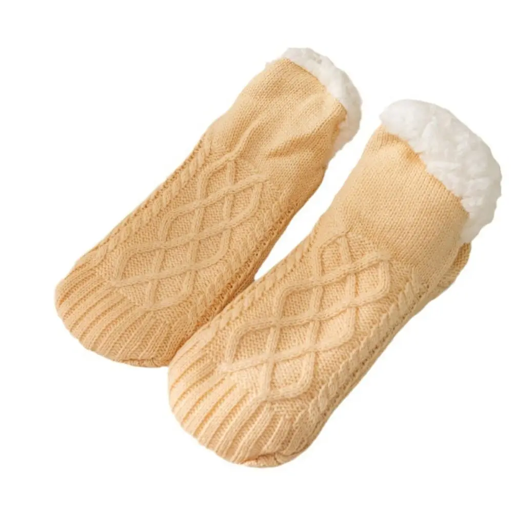 جوارب شتوية مرقعة حلوة على الأرض، جوارب مخملية سميكة من القطيفة، جوارب نوم من جل السيليكا الناعم للفتيات