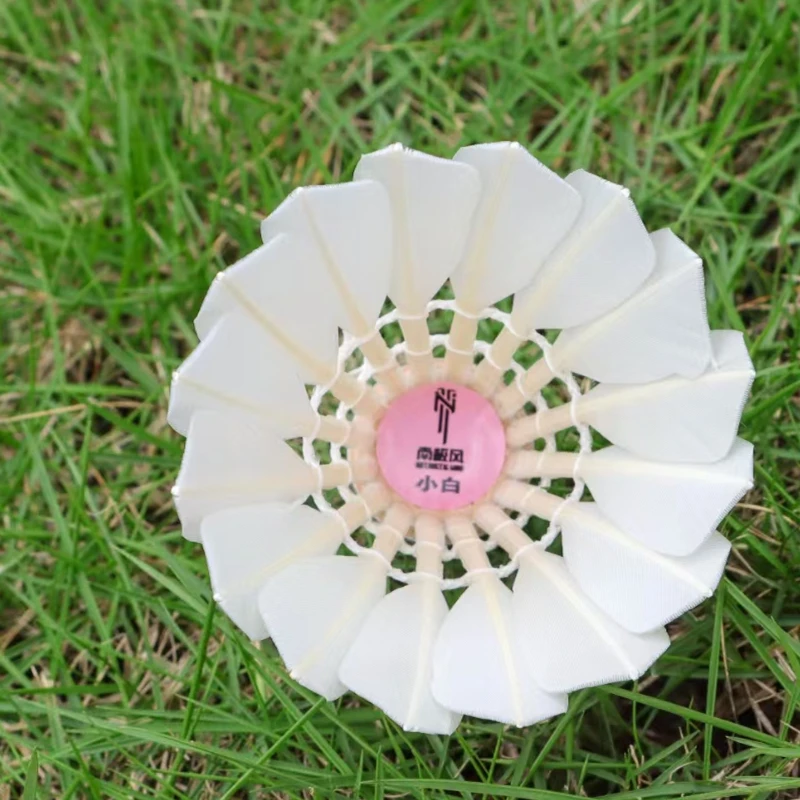 كرات الريشة الأصلية من ريش الإوز ذات جودة عالية للعب المكثف