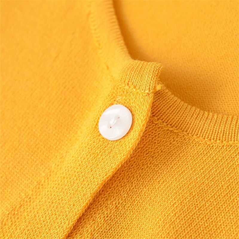 KEYANKETIAN Letnia Nowa Damska Krótki Rękaw Okrągły Dekolt Jednorzędowy Dzianinowy Kardigan Prosta Kurtka Damska