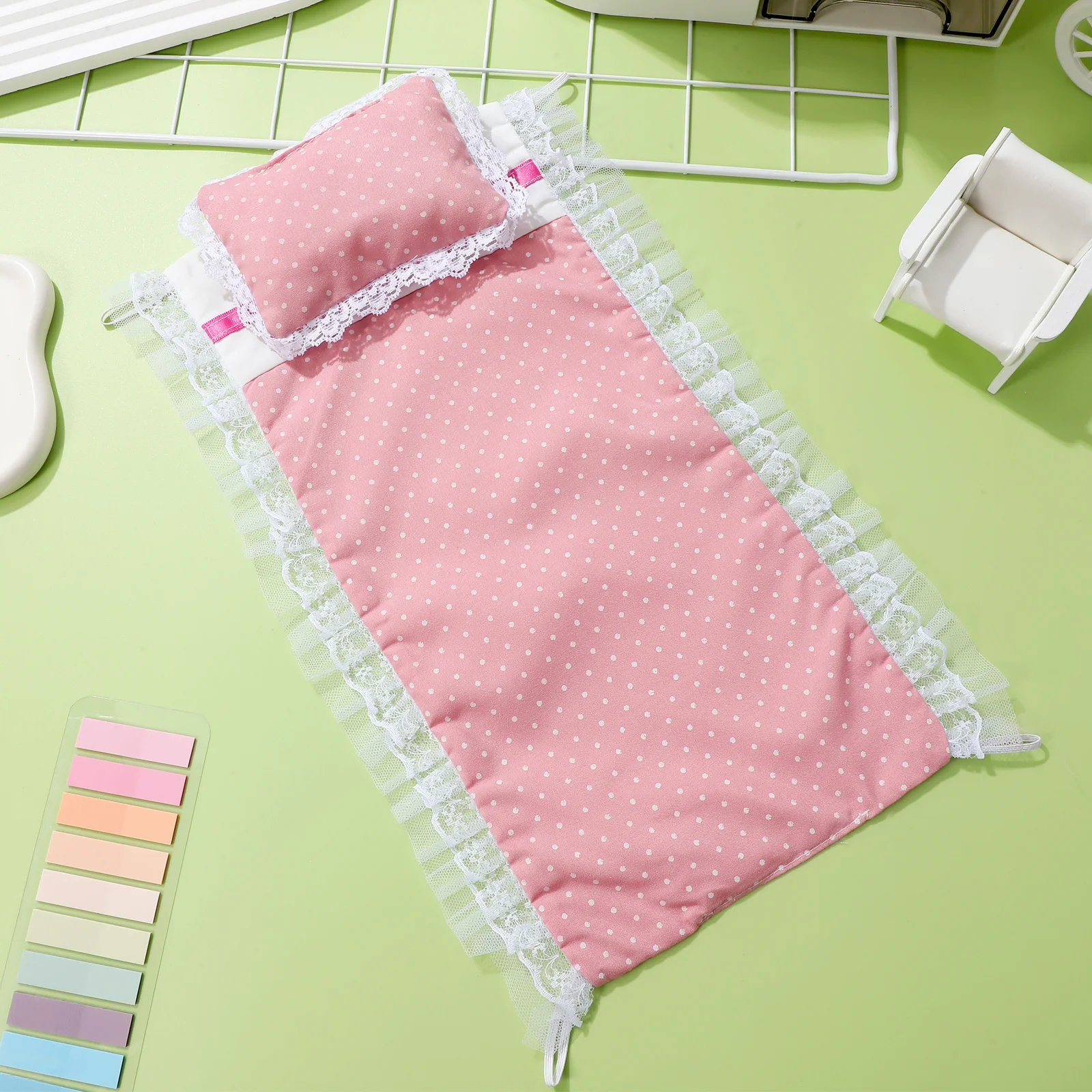 مجموعة واحدة من ملاءات السرير المصغرة، قماش غير مسيل للدموع يناسب سرير صغير قياسي، يخلق مشهد غرفة نوم نابض بالحياة، غرفة نوم منزلية صغيرة