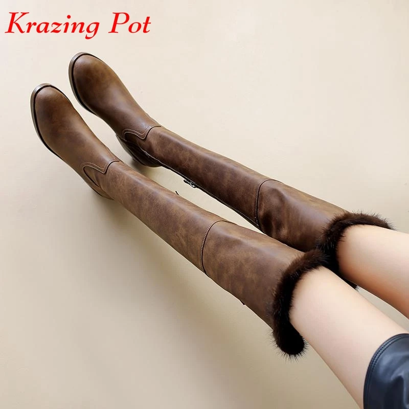 

Krazing Pot 2024 New Cow Leather Fur Round Toe Winter Warm Riding Boots Med Heels Zip Gladiator Metal Buckle Over-the-knee Boots