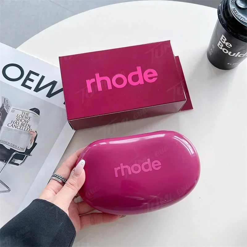 Portable Silicone Waterproof  Women's Makeup Bag with Box Convenient For Going Out Cute And Compact Round Bag with Lip Glosses