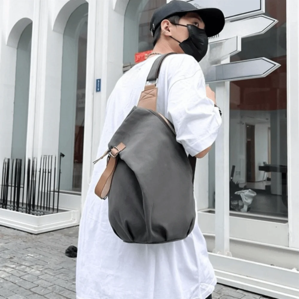 

Solid Color Men's Chest Bag Large Capacity Waterproof Nylon Crossbody Bag Commuting Multifunctional Casual Phone Pouch Outdoor