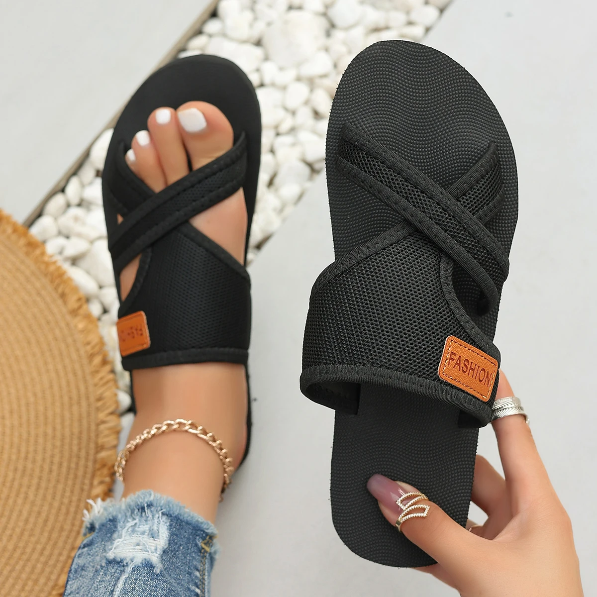 2024 New Lightweight  Fashion Sandals Comfort Casual Peep Toe Slippers Slip on Outdoors Anti-slip Beach Shoes Zapatos De Mujer