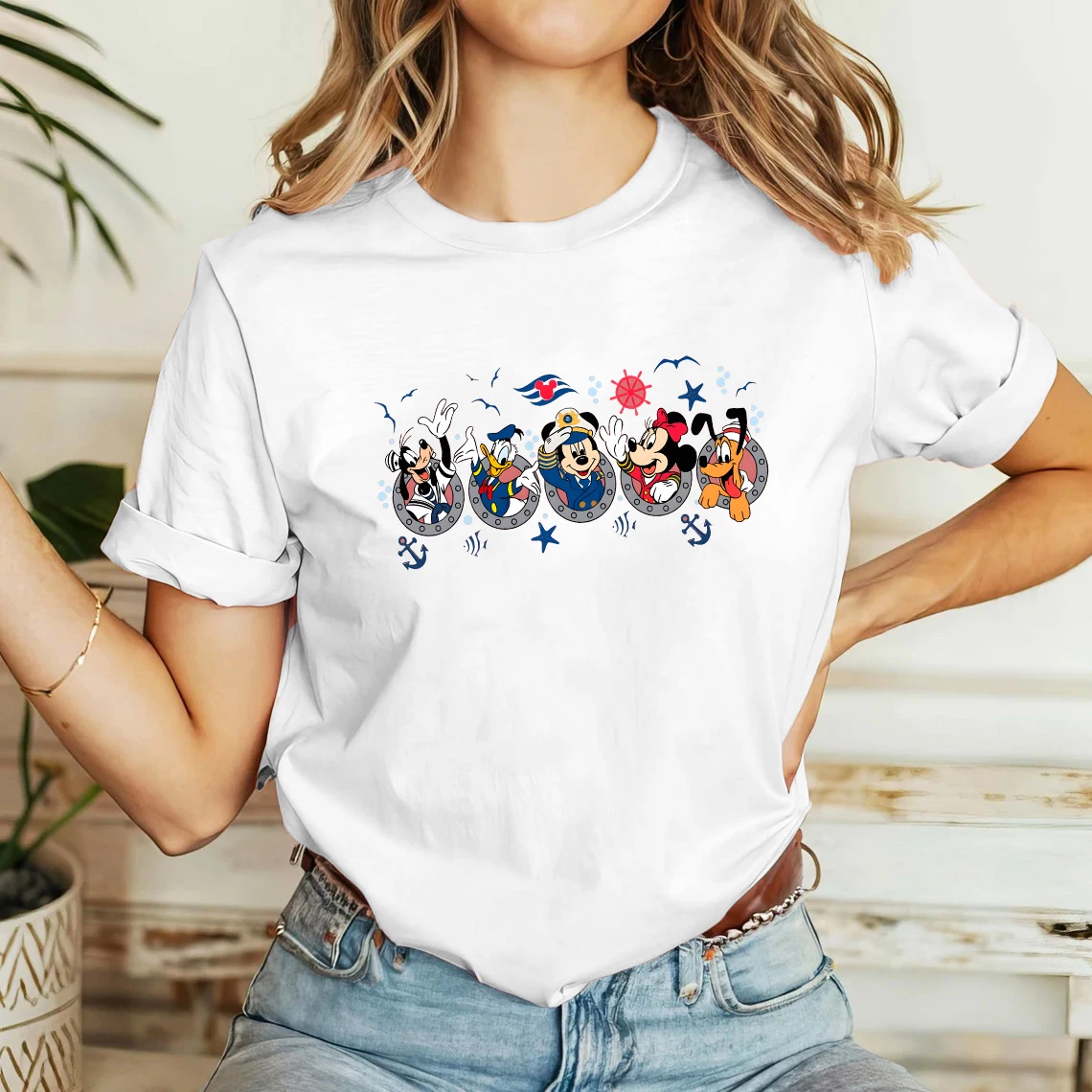 

New Women's Disney Family Happy Holiday Mickey Mouse and Donald Duck Printed T-Shirt Funny travel Graphic Casual White Shirt