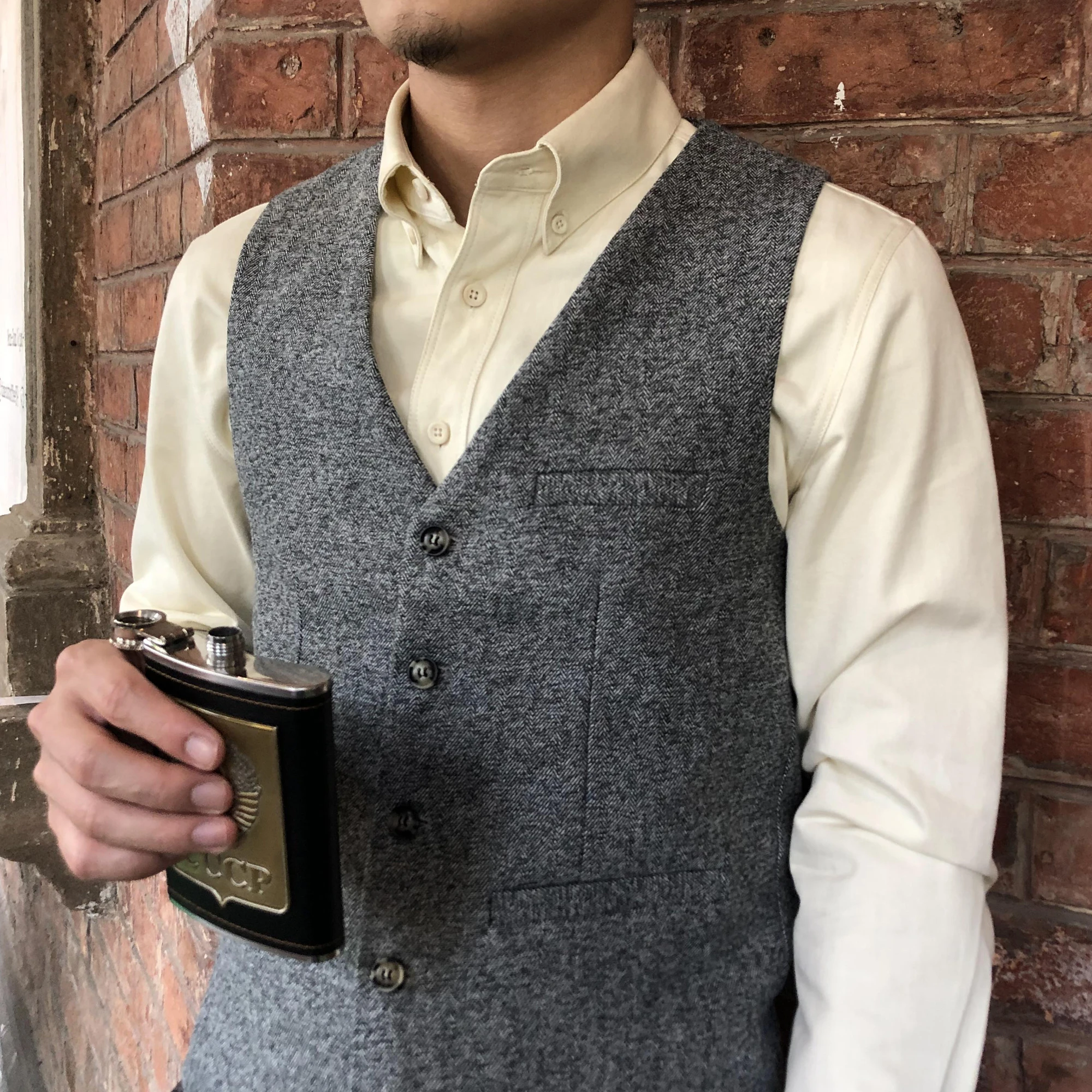 Plus Size Men\'s Suit Vest Dark Gray V Neck Herringbone Wool Tweed Groom Jacket Vintage Steampunk Vest Waistcoat for Male Wedding