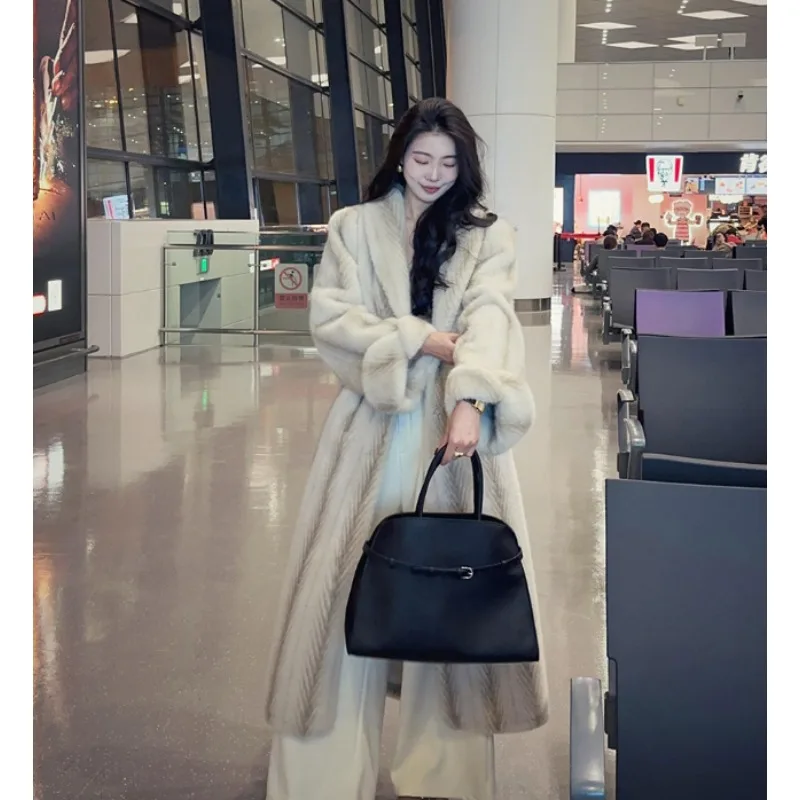 Un abrigo clásico de lujo de piel sintética de visón ecológico, abrigo para mujer, versión holgada, moda, elegancia Simple, nuevo terciopelo largo y grueso