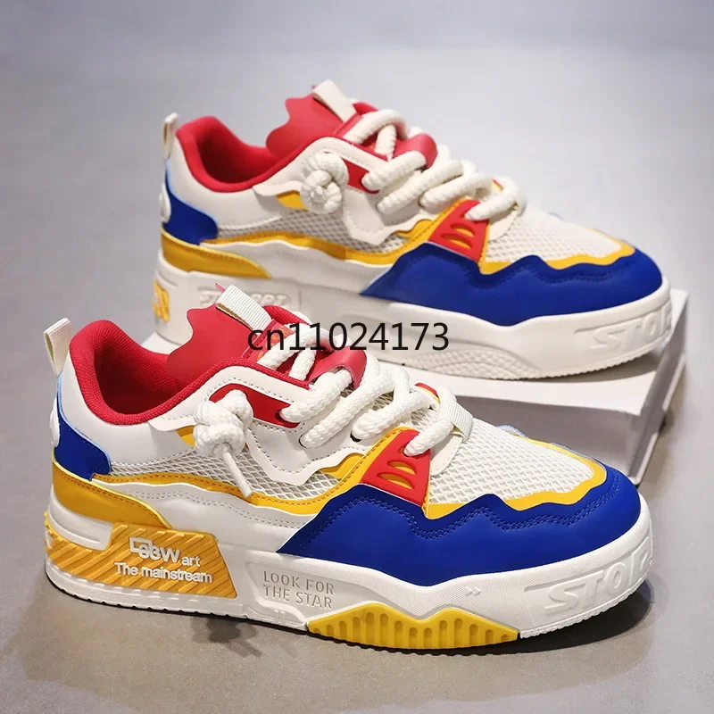 أحذية رجالية جديدة كبيرة الحجم لعام 2025، أحذية رياضية بيضاء متعددة الاستخدامات ونعل ناعم وأحذية رياضية