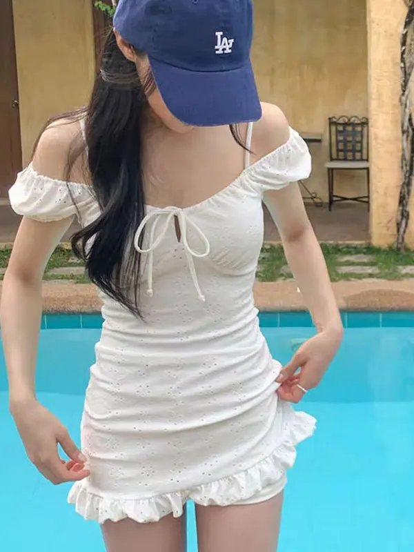 

Новый классический консервативный слитный купальник 2026 года белого цвета для женщин, скрывающий живот, для термальных источников и плавания, повседневный купальный костюм