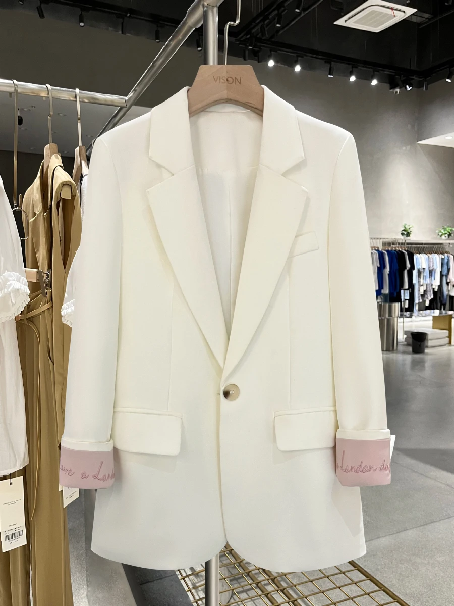 

Белый женский костюм с вышивкой, модный повседневный пиджак, удлиненный, приталенный, однотонный, на пуговицах