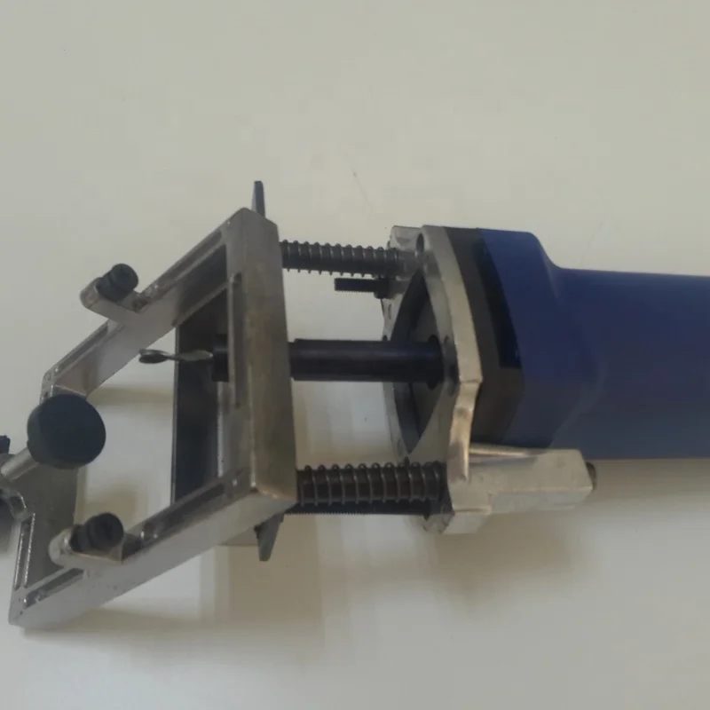 Strumento portatile per slot per porte e finestre UPVC