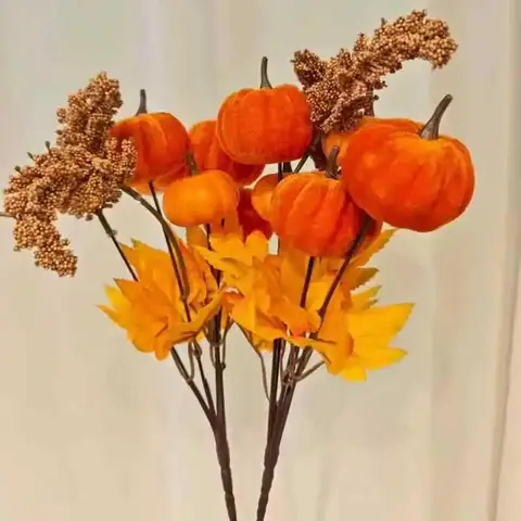 Artificial Flower Arrangement Thanksgiving Pumpkin Bouquet Table Centerpiece Artificial Maple Leaves Decorative Accents
