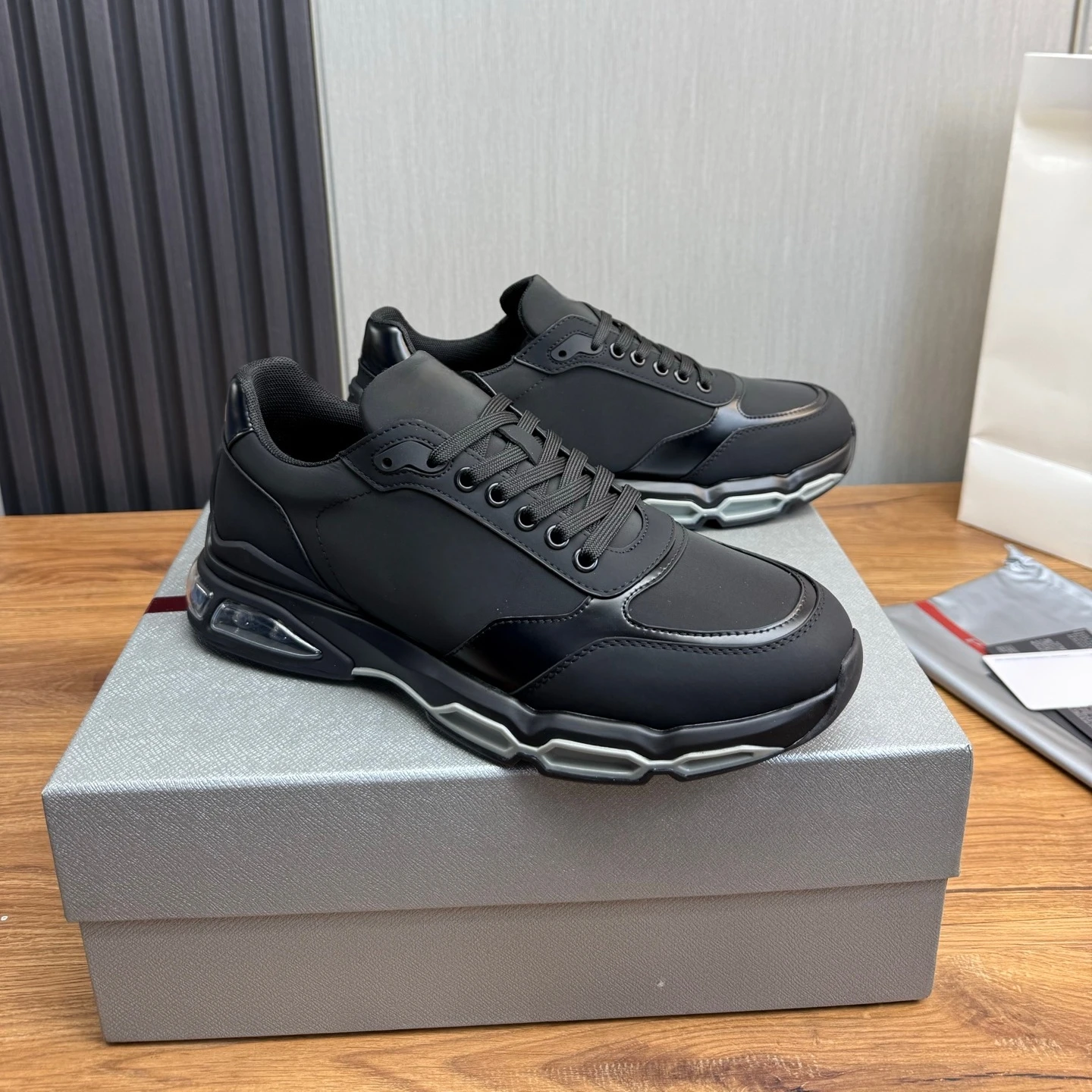 Chaussures de marque de luxe pour hommes, baskets décontractées faites à la main, en cuir de vache, semelle à coussin d'air, pour course à pied, randonnée, Sport