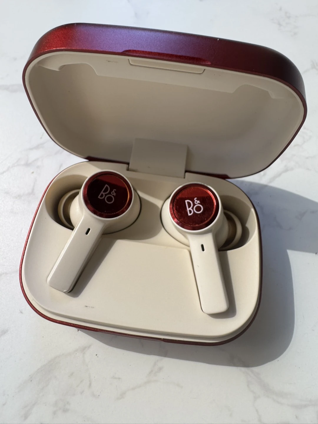 سماعات BampO Beoplay EX True اللاسلكية المزودة بتقنية البلوتوث المزودة بخاصية إلغاء الضوضاء النشطة داخل الأذن Bo جديدة باللون الأحمر والأزرق والذهبي والأسود #5