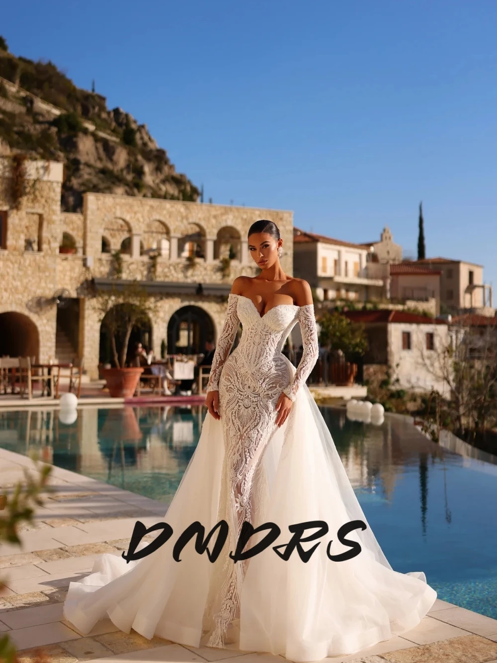 

Ivory Stunning Plunge Neckline Wedding Dress Chic 2 in 1 Delicate Lace Bridal Gown Visible Corset Bones Customized Classy Wear