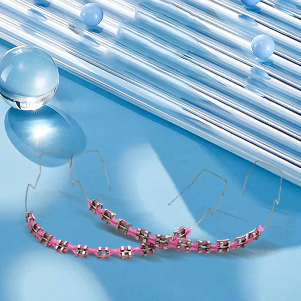 زخرفة الأسنان المؤقتة دعامات وهمية للأسنان مع أسلاك معدنية ودعامة مع ربطات ربط دعائم ممارسة لطلاب طب الأسنان