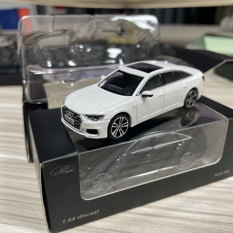 VAV 1/64 AUDI A6L Legering Motorvoertuig Speelgoed Spuitgieten Metaal Model Collectie Jongen Kerstcadeau