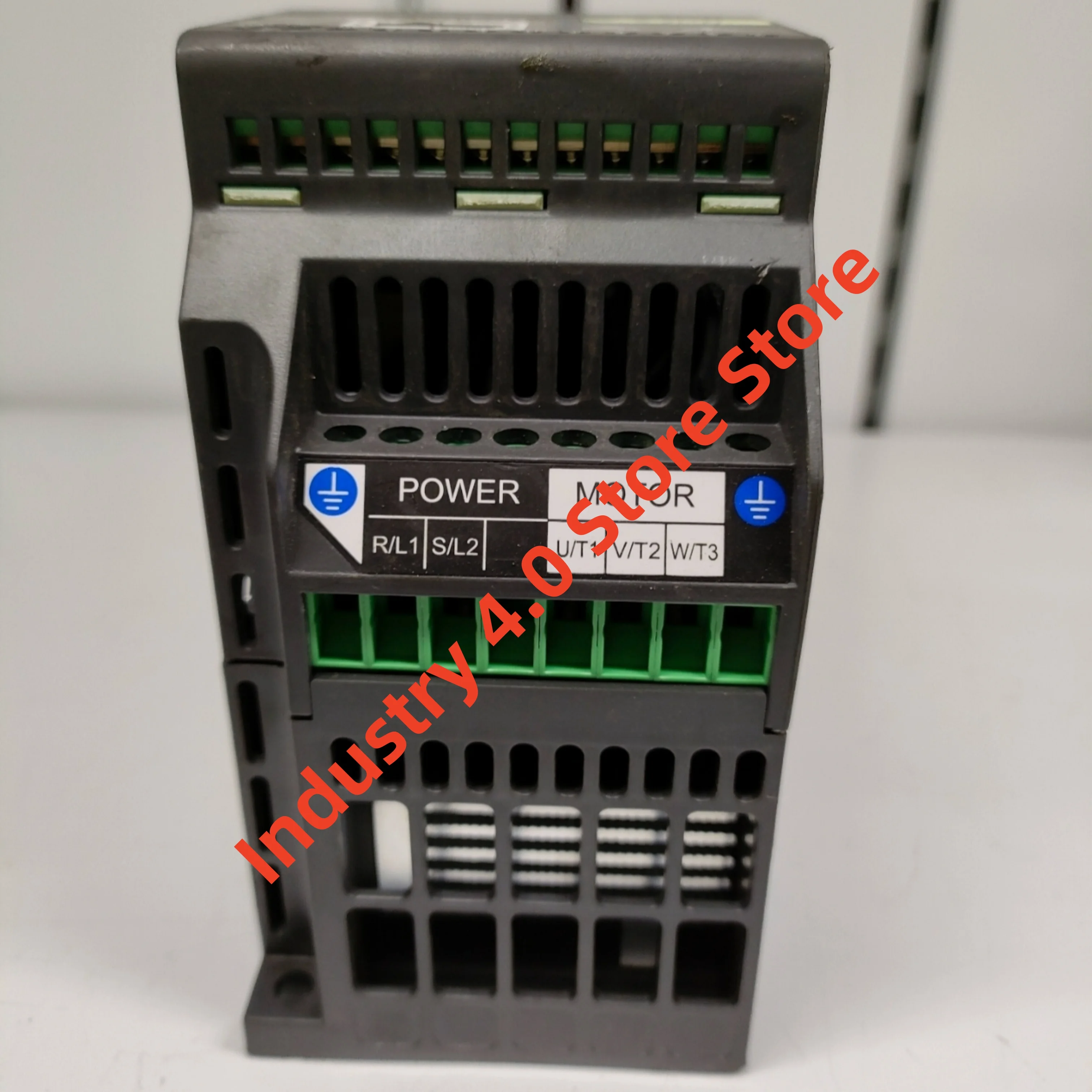 

New original SC3-021-1.5K SC3-021-2.2K Frequency converter