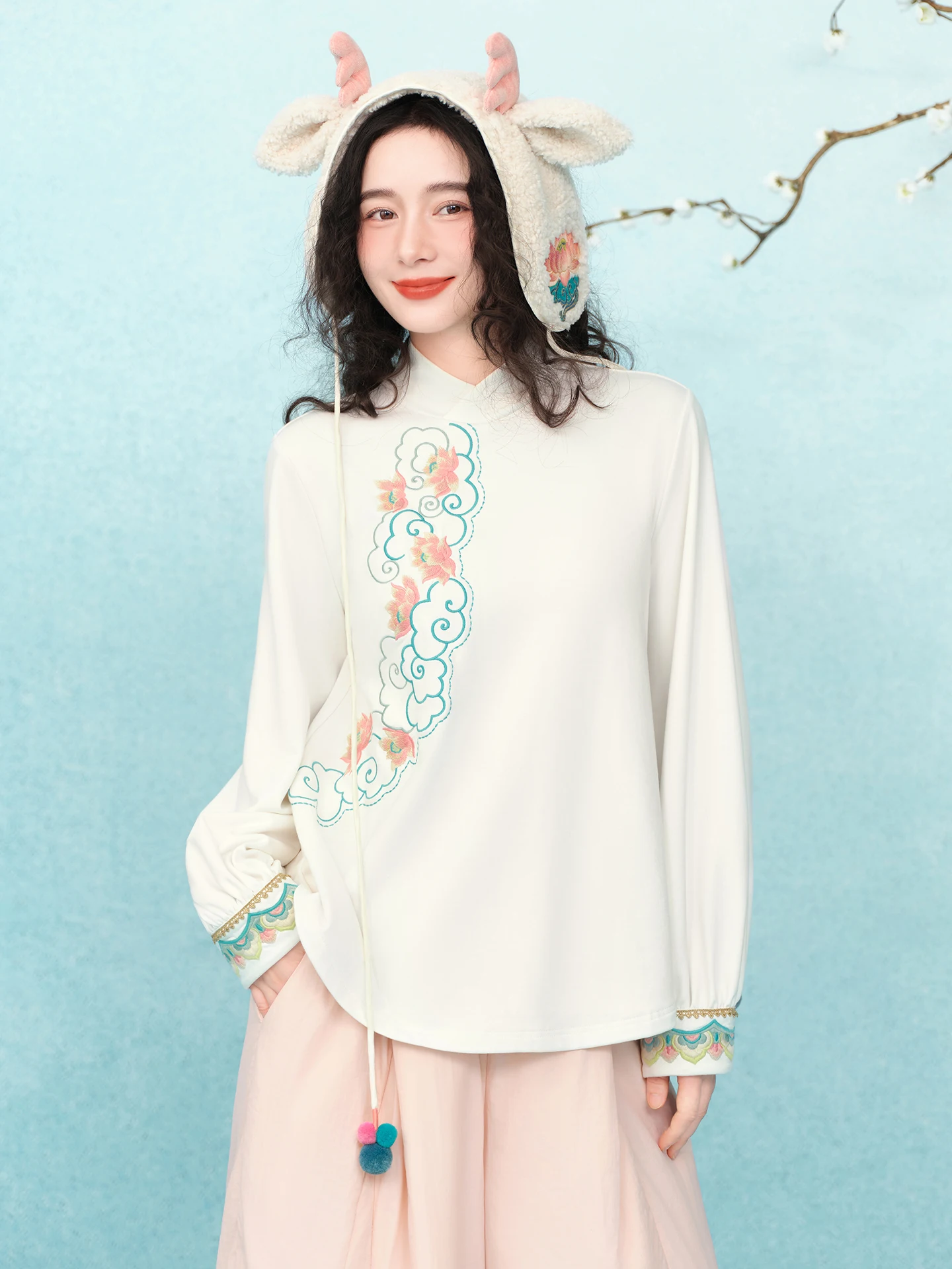 

Original Su Luo Pure Color National Sle Design Embroidery Base irt Dreng Silk Road Moon Knoing Lotus Pool Autumn Win...