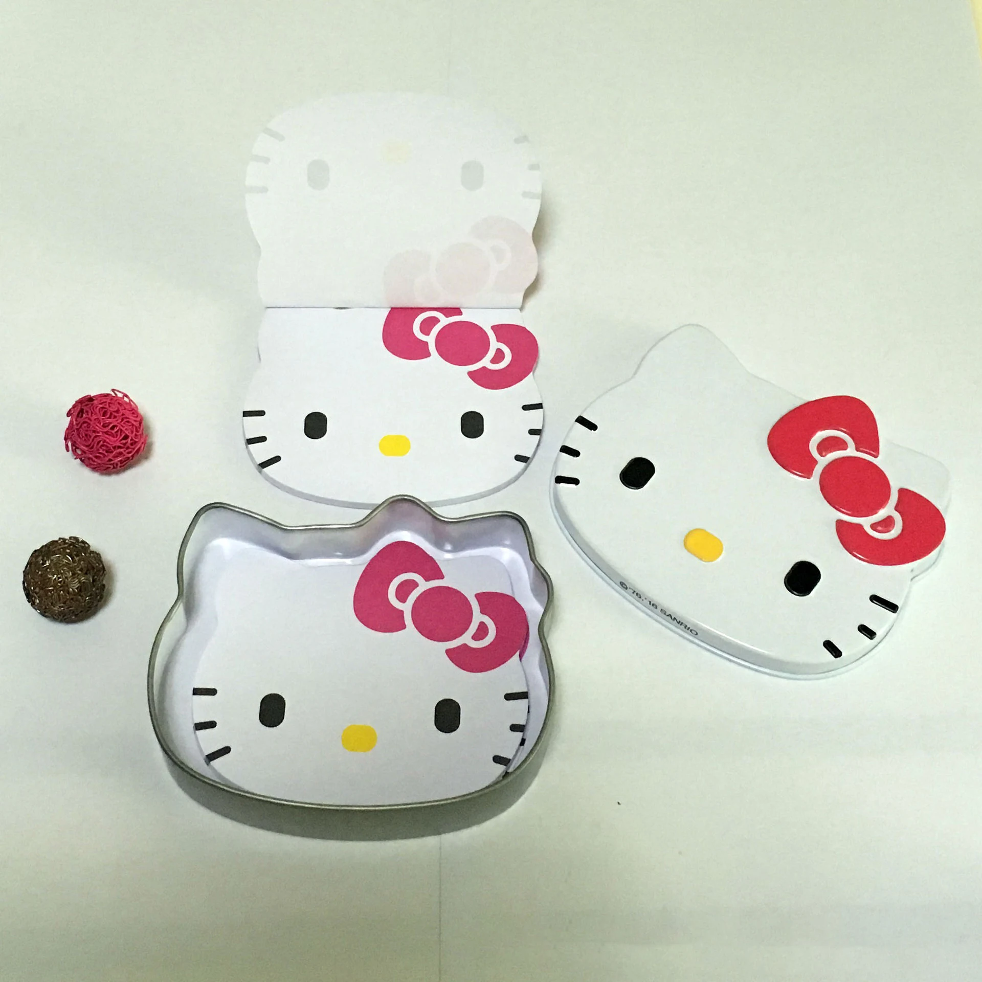 Sanrio KT cat kawaii Anime Cartoon 3D Mini Iron Box Storage Box for Candy and Pill Cute Tin Box with Cover Jewelry Tinplate Can