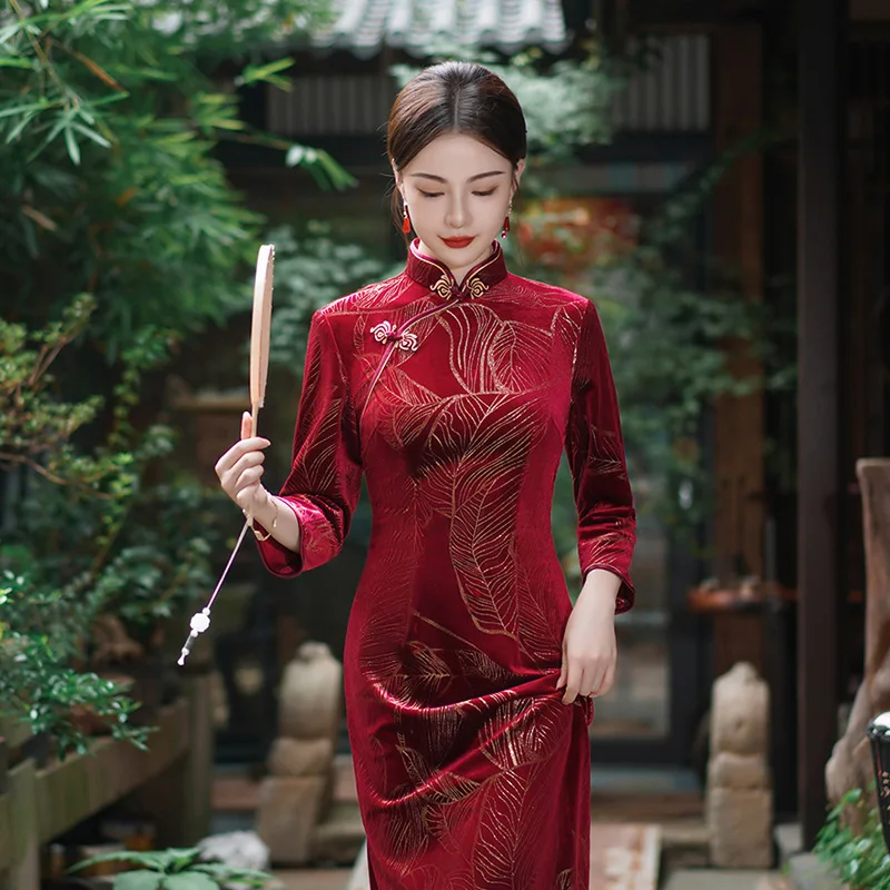 

Chinese Style Winter New Velvet Cheongsam Red Black Large Size Long Nine-Quarter Sleeve Wedding Ceremony Banquet Mom Dress