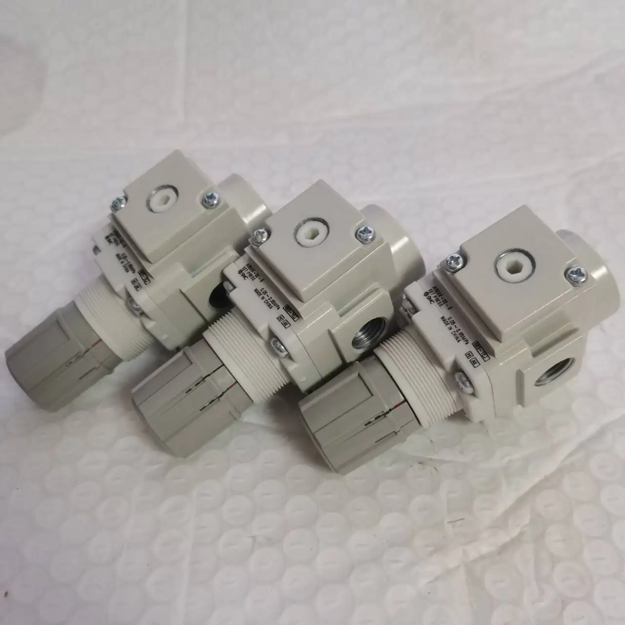 

Original Genuine SMC Pressure Reducing Valve in Stock AR20K-01BE-B AR20K-02BE-B Pressure Reducing Valve