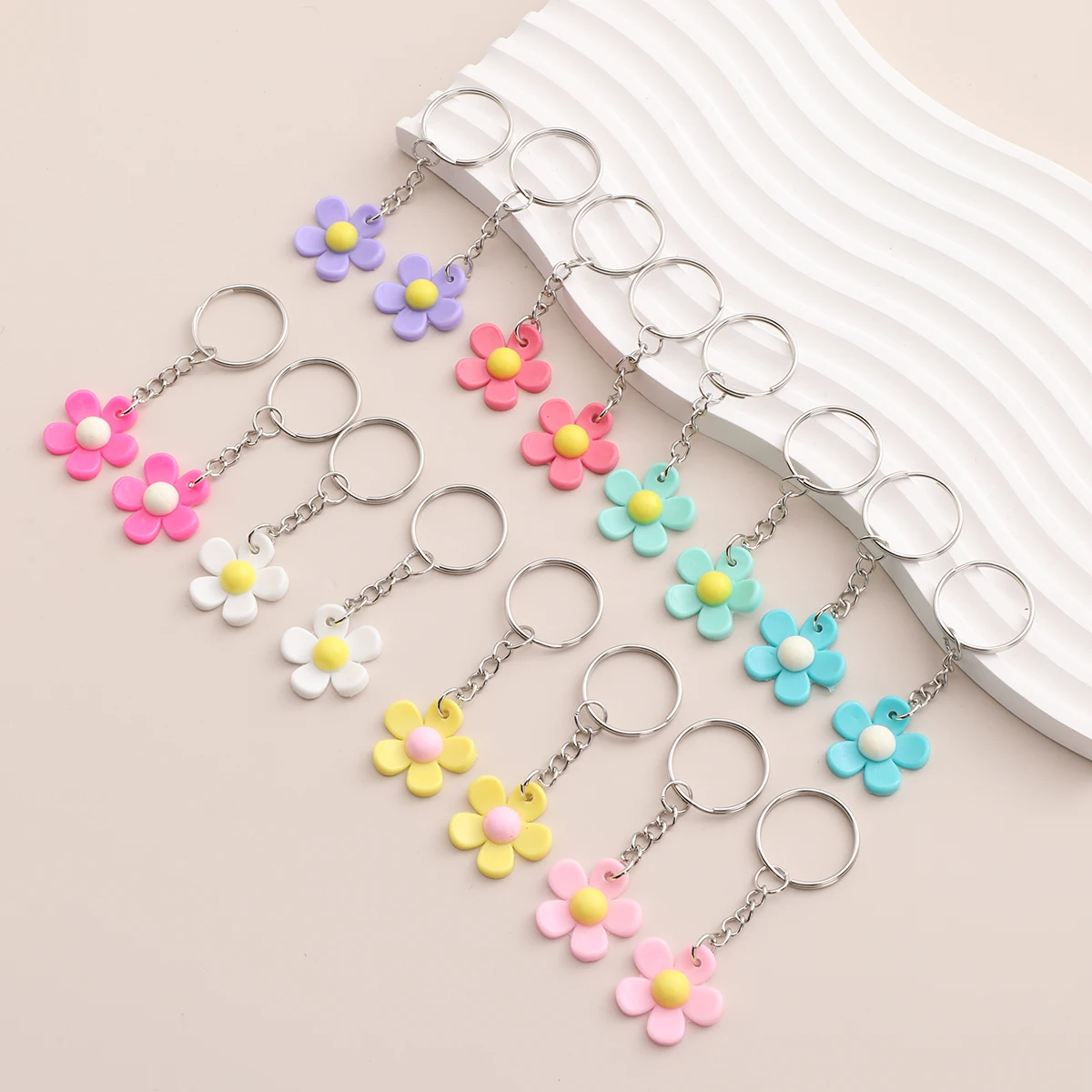 16pcs PVC Sun Flower Keychain Fashion Cute Cartoon Colorful Bag Key Chain Keyring Ornament Bag Purse Charm Accessories Easter