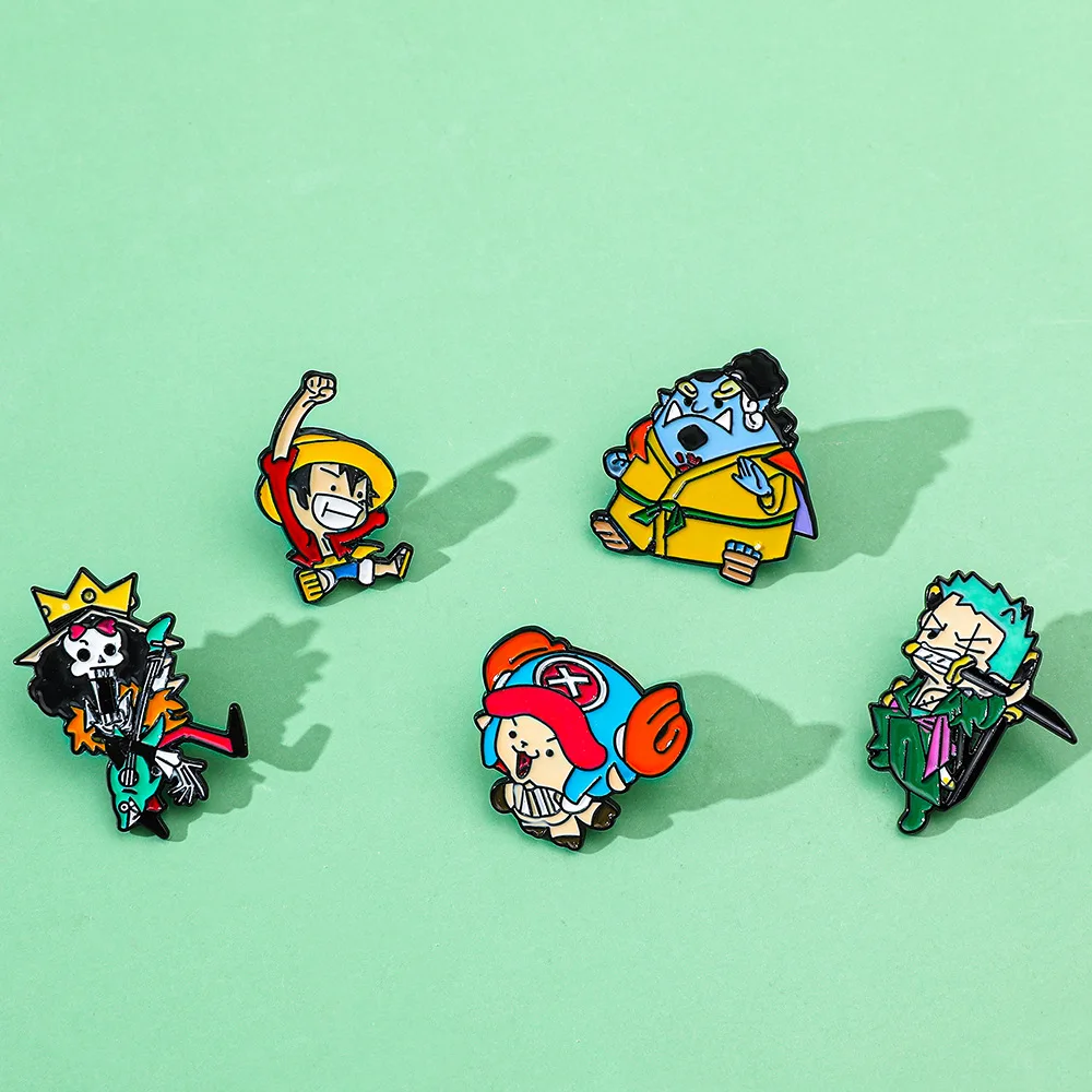 Aksesori Pin kartun Anime, 5 buah/set dekorasi bros logam Sauron tampan meninju Luffy menetes minyak Aloi