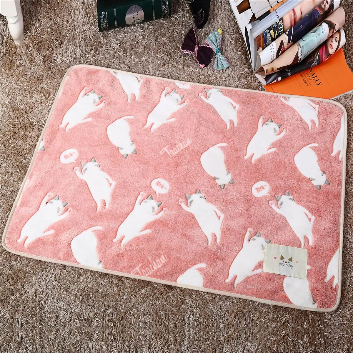 

Office Cats Coral Fleece Blanket Milk Velvet Flannel Nap Air Conditioner Cover Student Desk Warmth Summer Autumn Winter Blanket