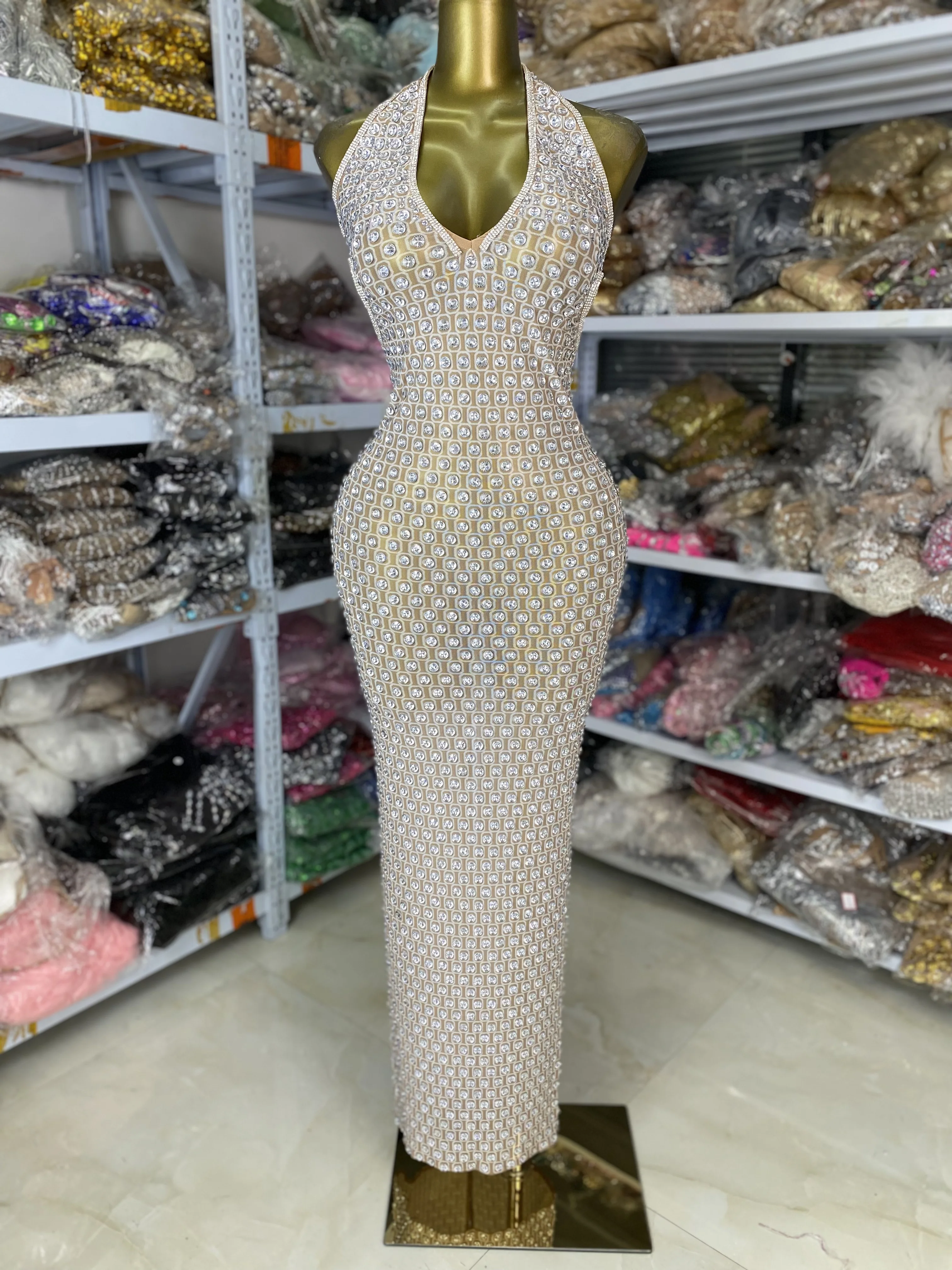 고급 패션 여성용 실버 반짝이 라인스톤 홀터 딥 V넥 컷아웃 맥시 롱 드레스 생일 연예인 이브닝 파티 가운