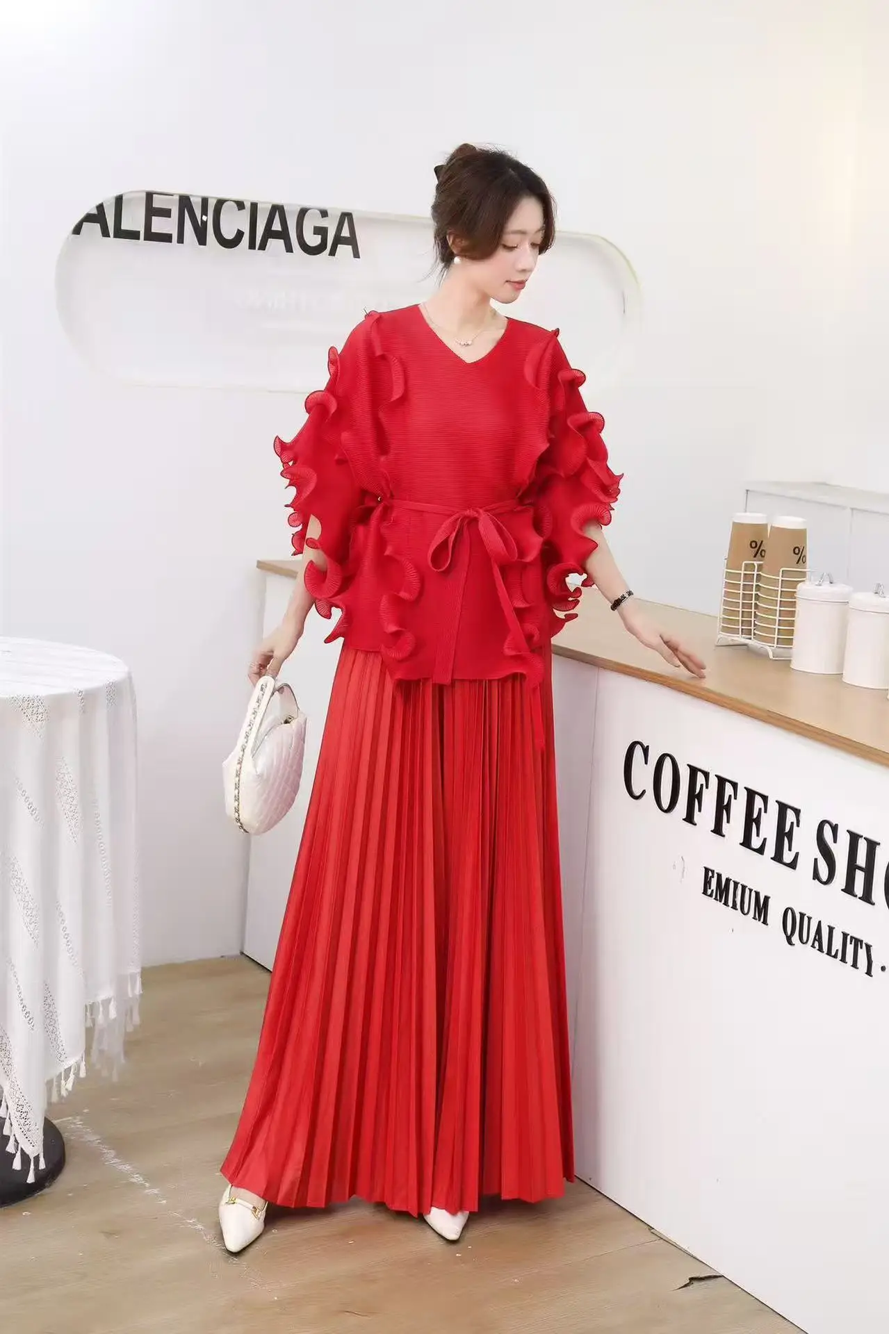 

2025 Miyake Pleated Set New Solid Color Long-sleeved Embroidered Loose New Top Wide-leg Pants Two-piece Set Women's Clothing