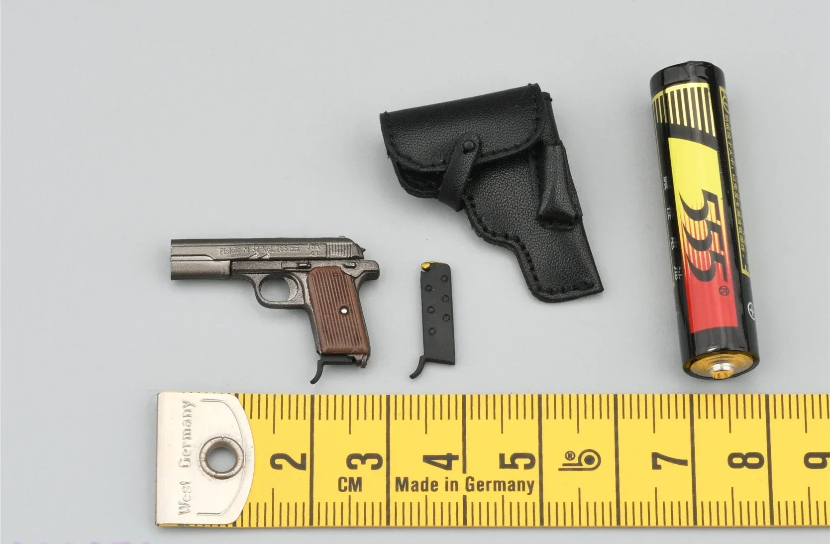 FS 73048 Pistol & Holster Model 1/6 Scale Female Soldier Red Sniper