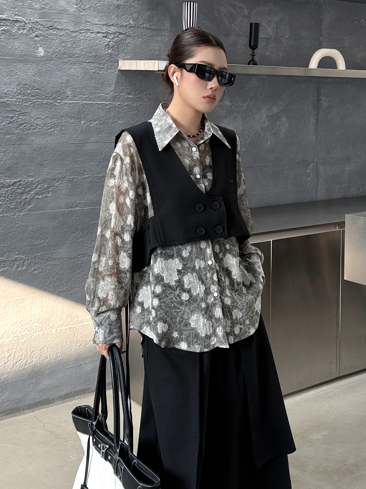 

Ele Faionable Loose Fit irt And Vest Set k Sle Embroidery Design High Quali Polyester Women's Casual Wear