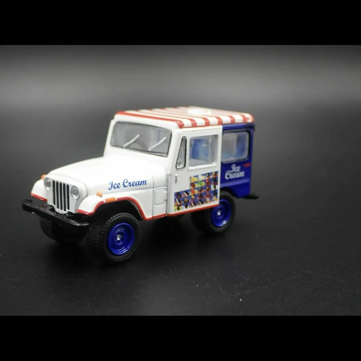 

GreenLight 1:64 1975 Jeep DJ-5 Ice Cream Truck