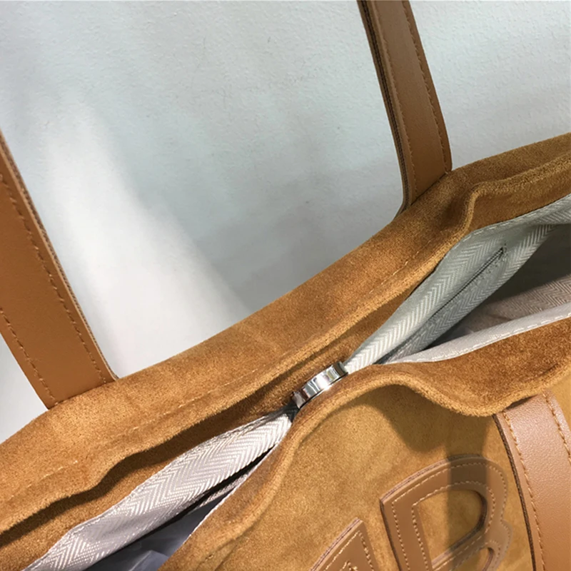 MEDIOW Large Capacity Casual Tote Bags For Women Luxury Designer Handbags Purses 2023 New In Faux Suede Vintage Letters Shoulder
