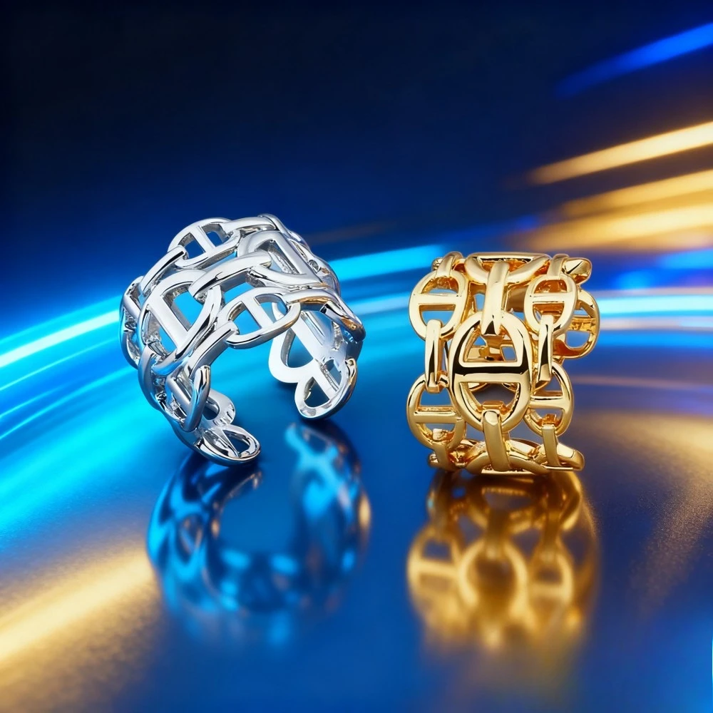 

Модные аксессуары 2025 года. Изысканное элегантное полое гладкое кольцо с буквами. Роскошные модные вечерние универсальные ювелирные изделия на рабочем месте.