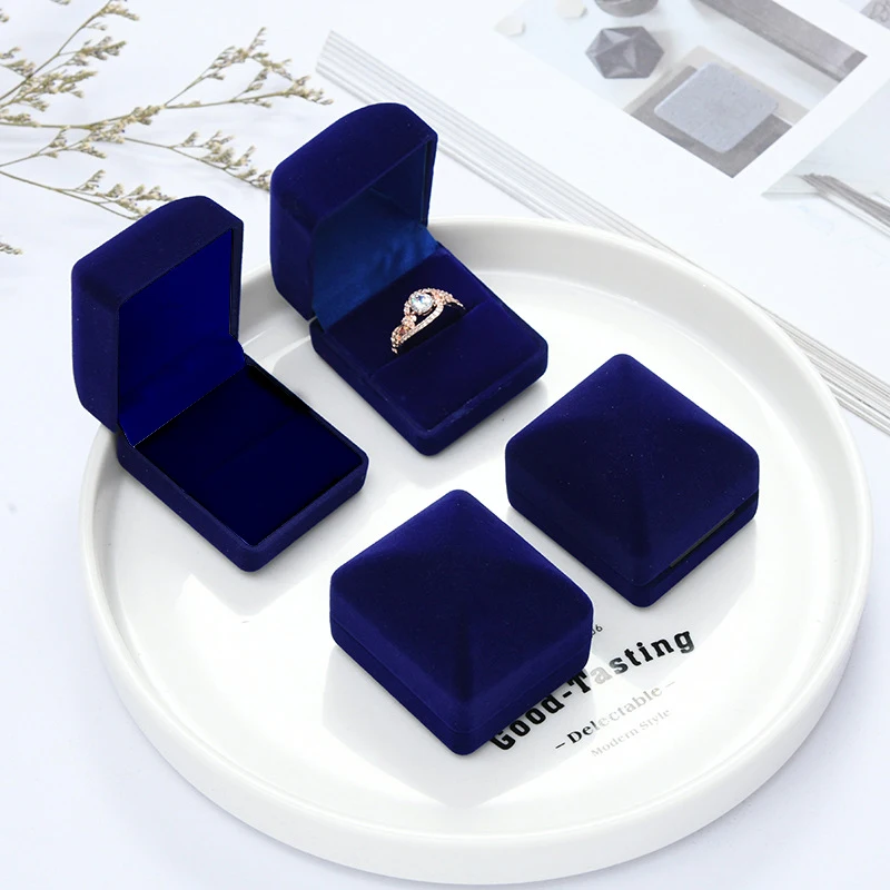 Vintage Square Red Velvet Ring Box Jewelry Case Storage Organizer Gift Earrings Packaging Box Portable Travel Wedding Wholesale