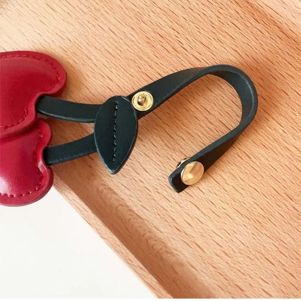 ピーチハートチェリーキーチェーン装飾キーホルダー DIY クラフトアクセサリーチェリーペンダント愛キーリングバッグペンダント